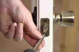 Locksmith Master Shop Los Angeles, CA 310-844-9295 Locksmith Master Shop Los Angeles, CA 310-844-9295 - 18-Emergency-Opening